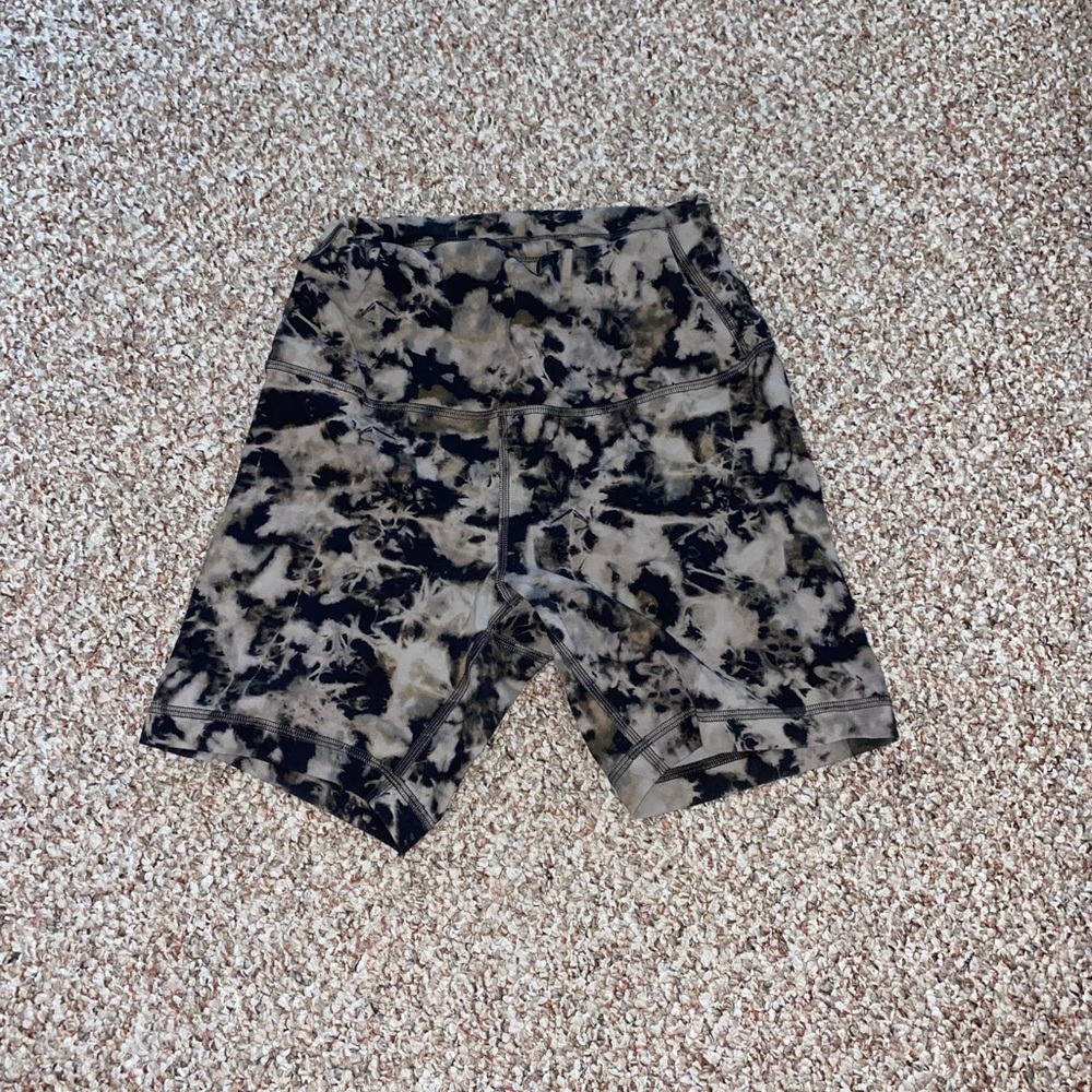 Lululemon wunder train biker shorts size 8